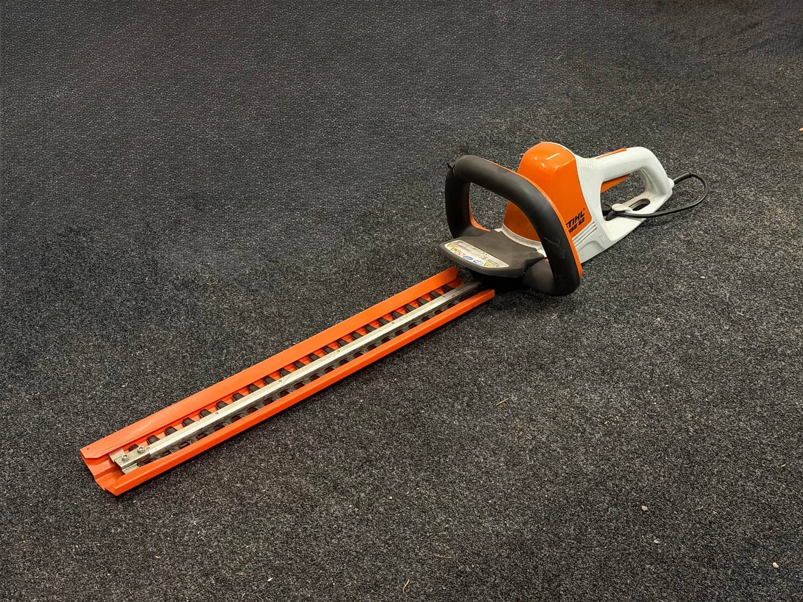 Stihl pensasleikkuri